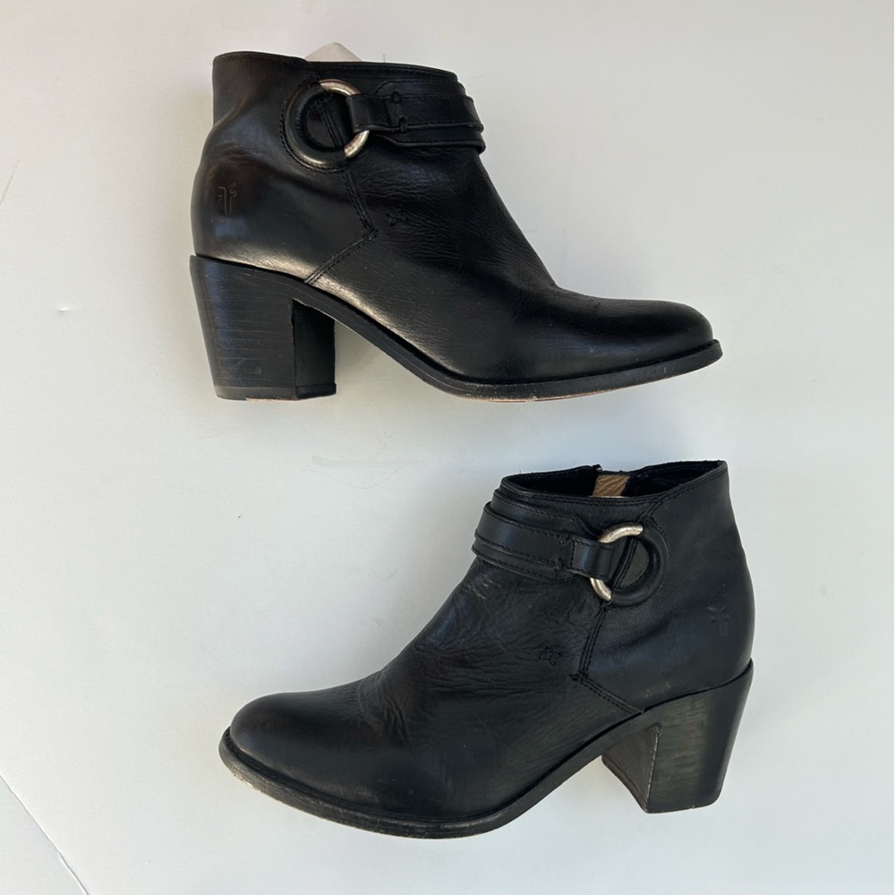 Women’s 7 Frye Janis Ring ankle zip-up boots, black